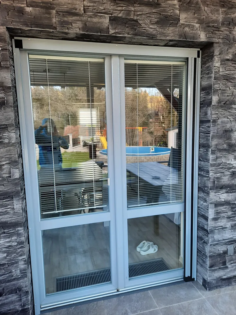 Pevná síť - pohled na okně 2025